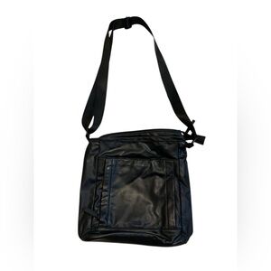 💜 Bench Black Faux Leather Crossbody Messenger Bag